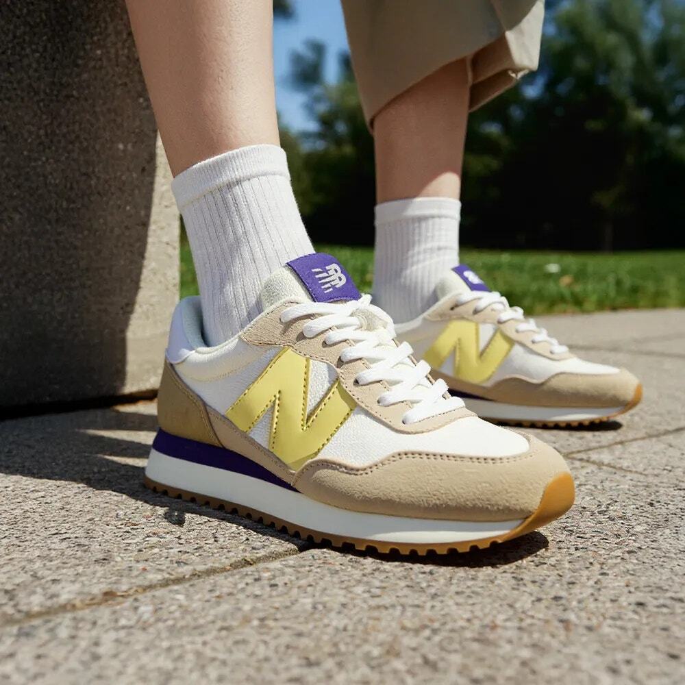 New Balance 237 Sneakers White Beige Size 8/6.5